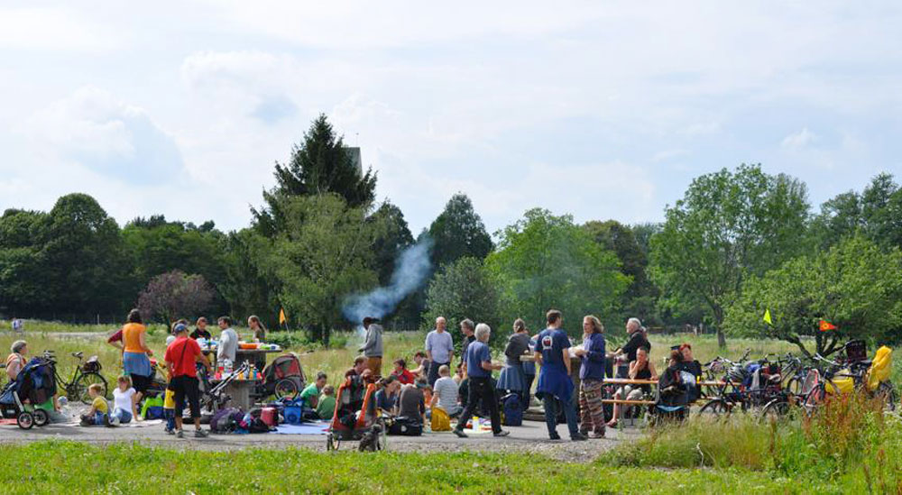 Another group having a barbeque on their plot 